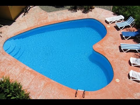 حمامات السباحة فيبر جلاس